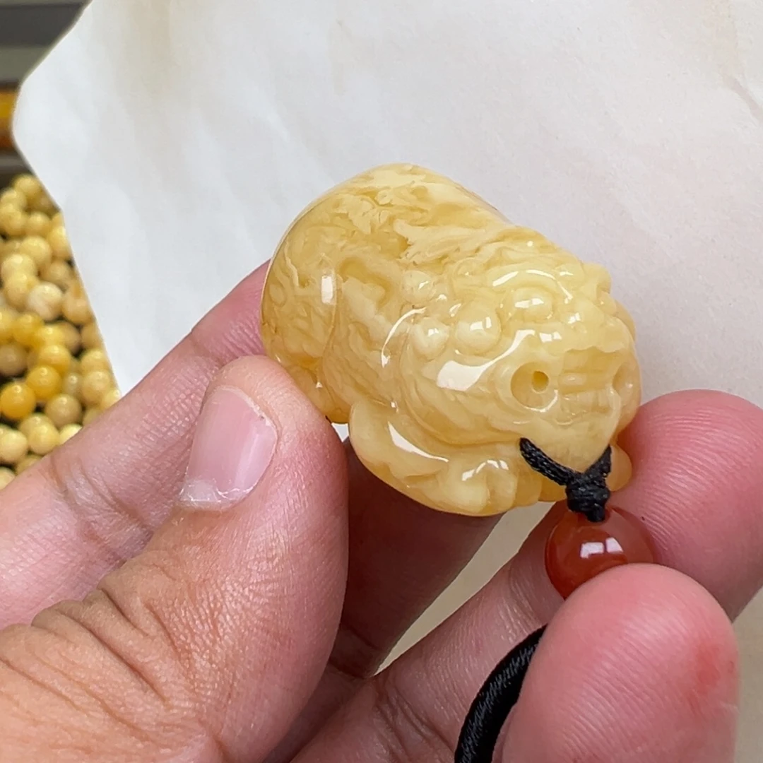 蜜蜡未镶嵌裸石12.4克