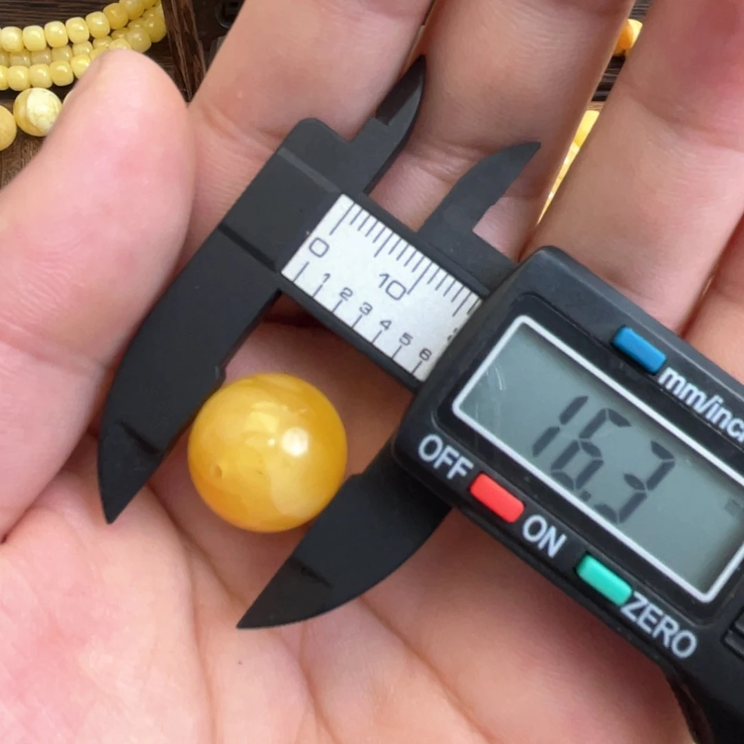 未镶嵌琥珀珠宝奇石