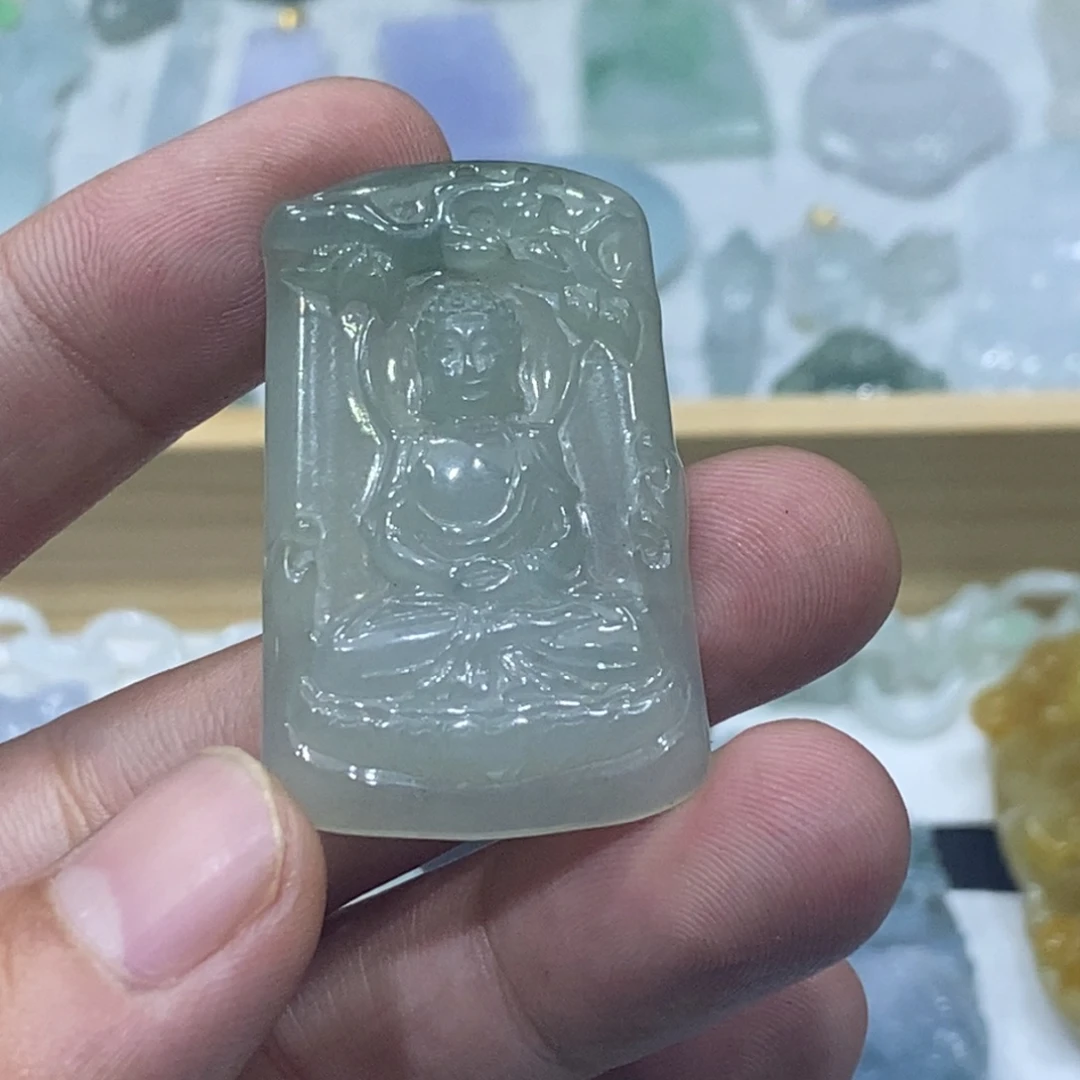 翡翠未镶嵌颈饰大日如来