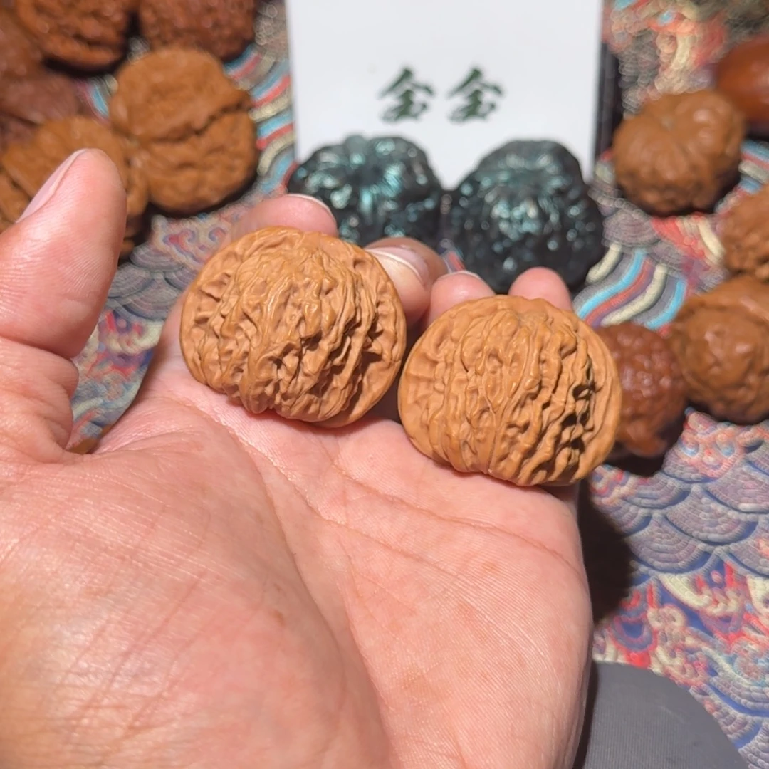 文玩核桃把件1354汉高楼，尺寸39 35 32.5