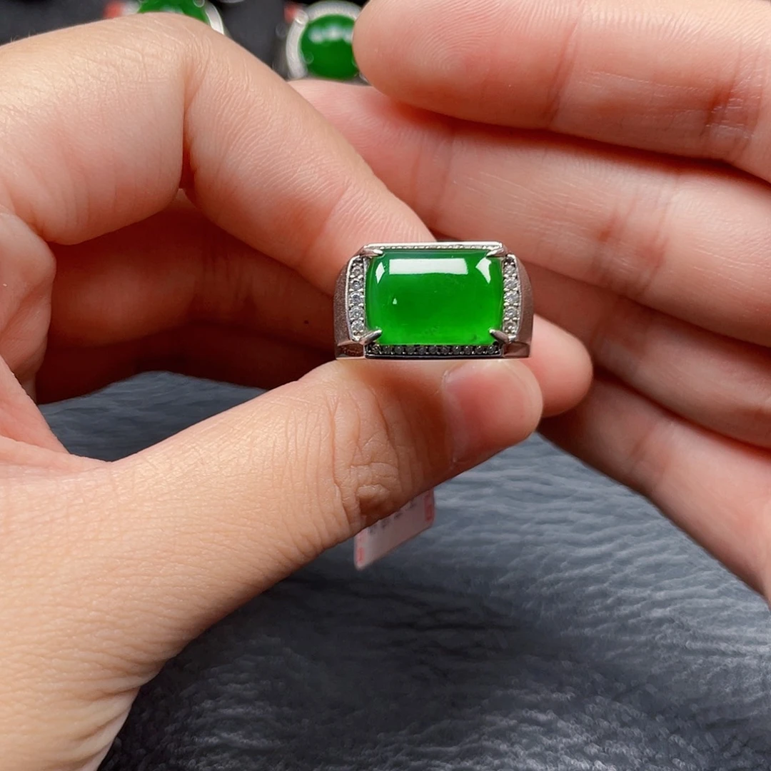 翡翠银S925镶嵌戒指没有运费险3736