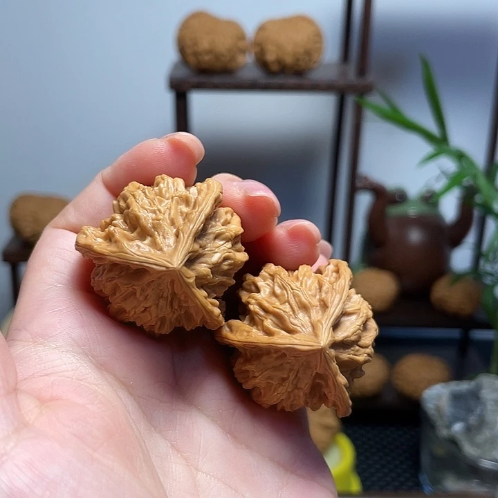 桃核把件三棱34闪6