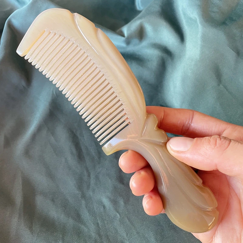 精品牛角梳加厚爱心精雕手柄舒适握持顺发家用（直播间挑选）