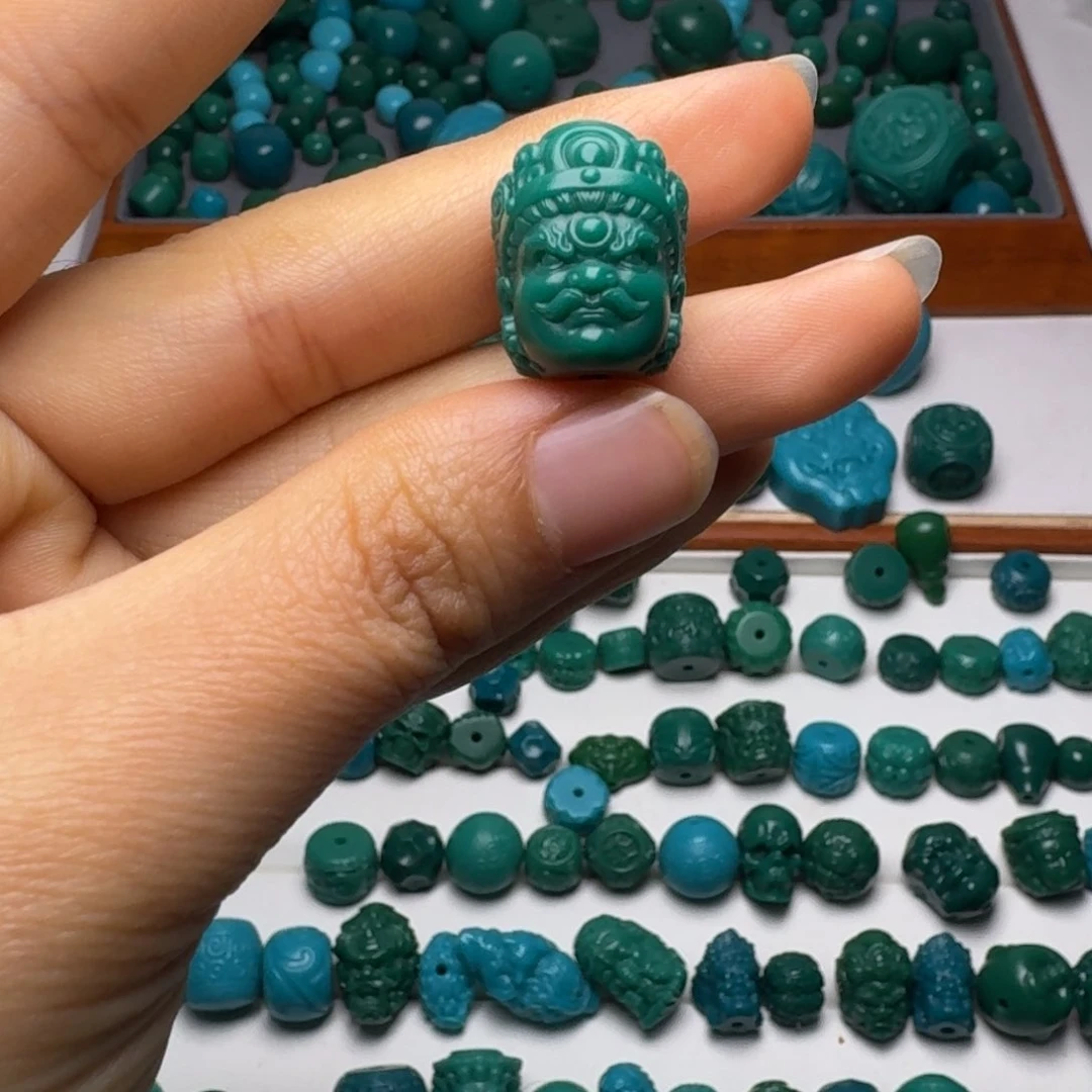 琉璃颈饰科技松配饰