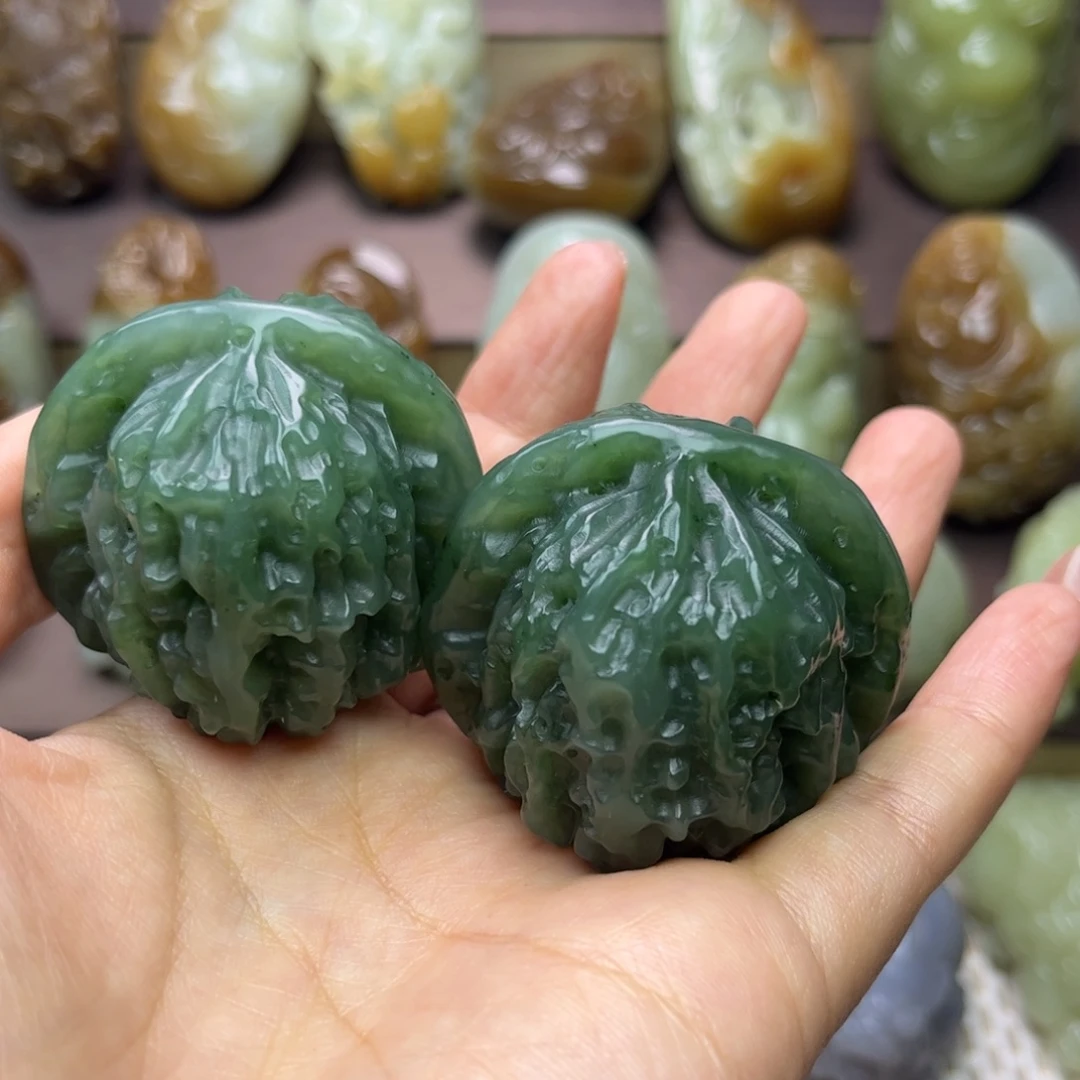 新***队未镶嵌和田玉把件