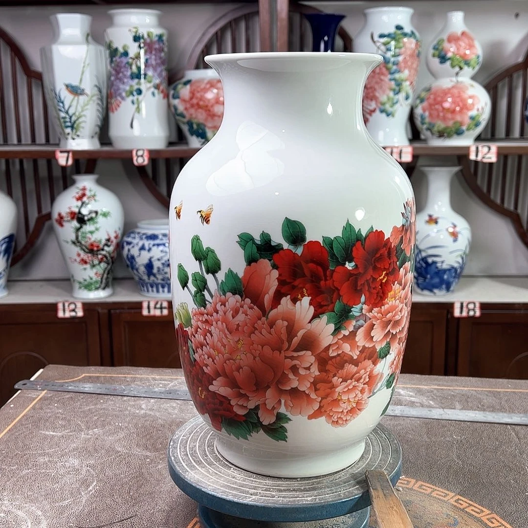 摆件景德镇陶瓷大冬国色