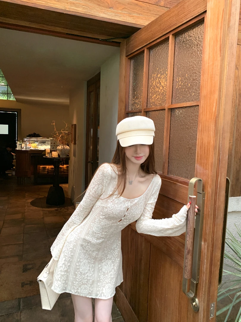 韩系设计感辣妹气质收腰蕾丝长袖连衣裙女2025秋季新款显瘦短裙子