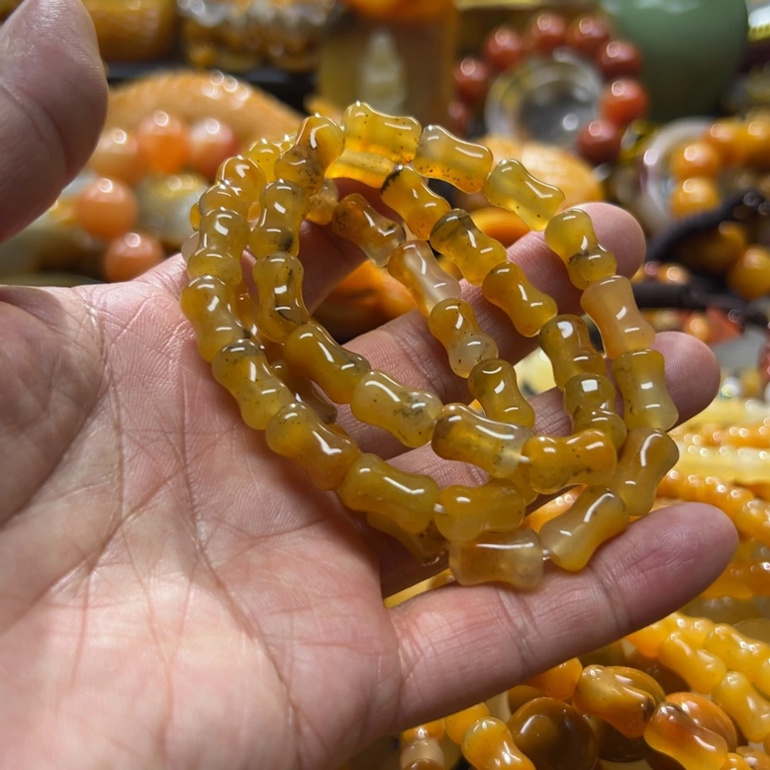 石英质玉未镶嵌颈饰