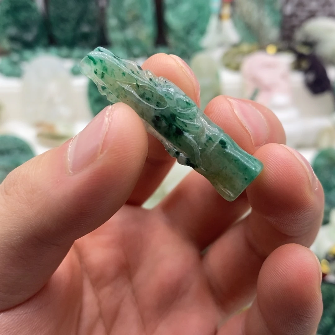 独山玉未镶嵌颈饰