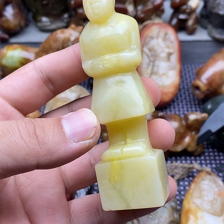 未镶嵌蛇纹石玉颈饰