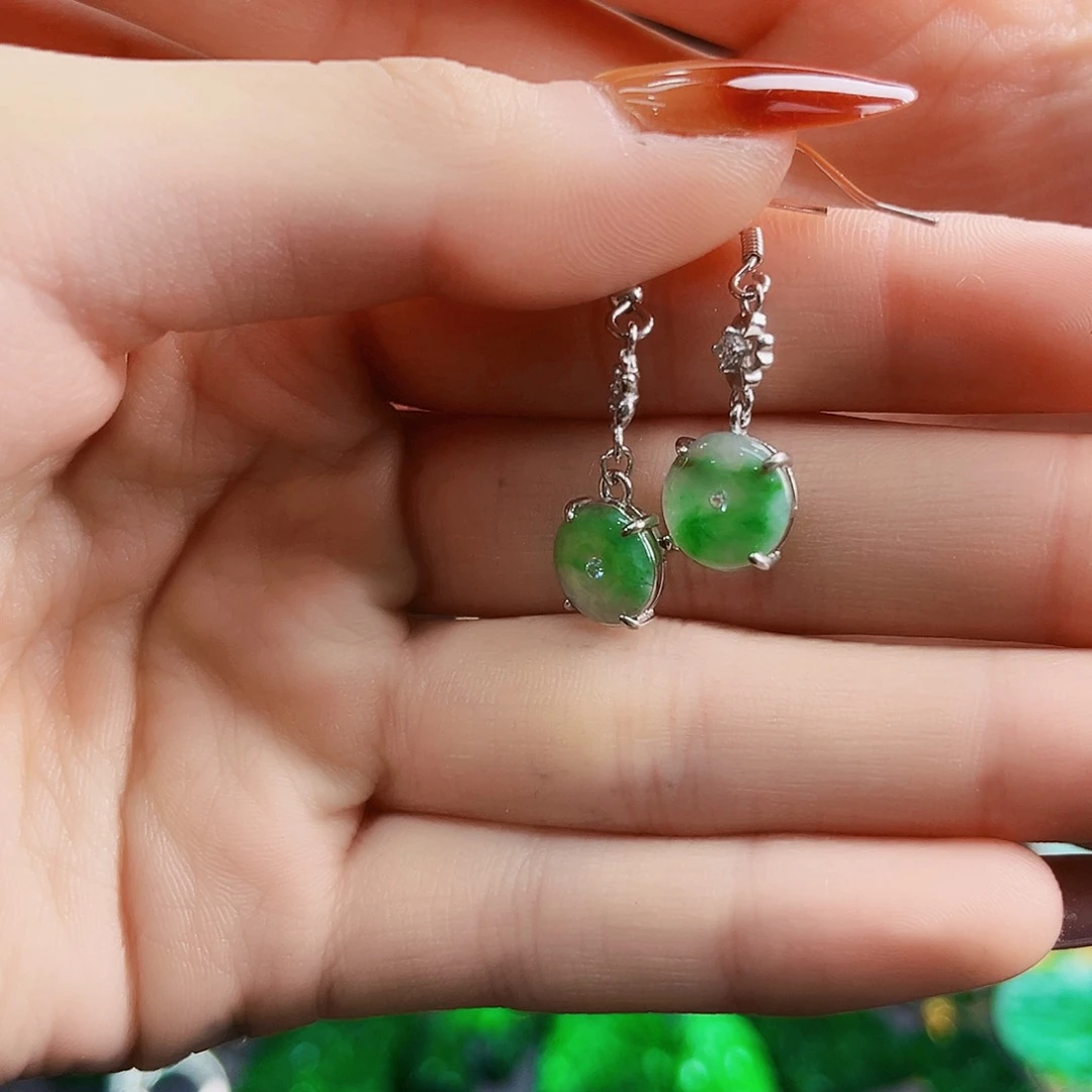 颈饰未镶嵌翡翠多样性