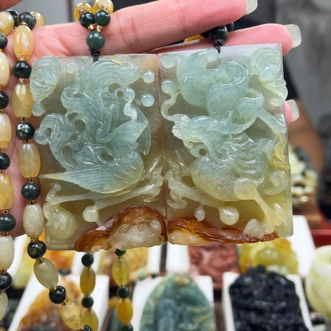 岫玉未镶嵌颈饰挂件