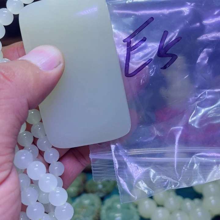 蛇纹石玉未镶嵌项链为****！