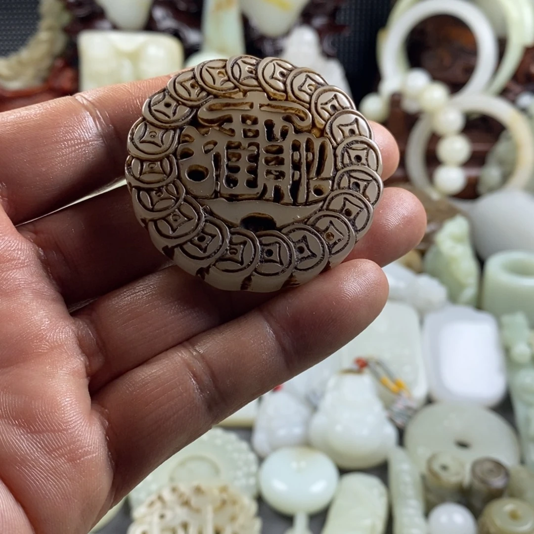 和田玉（糖玉）未镶嵌颈饰