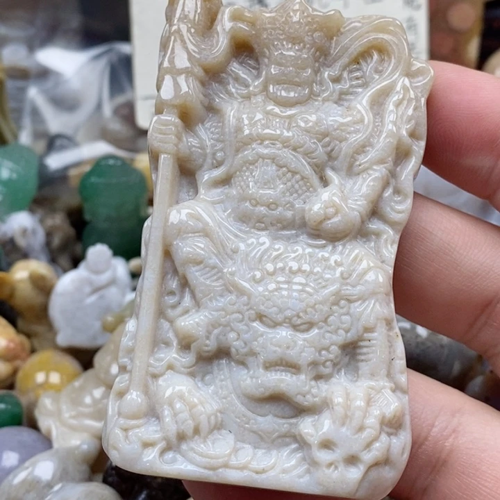 硅化珊瑚（珊瑚玉）未镶嵌颈饰有瑕