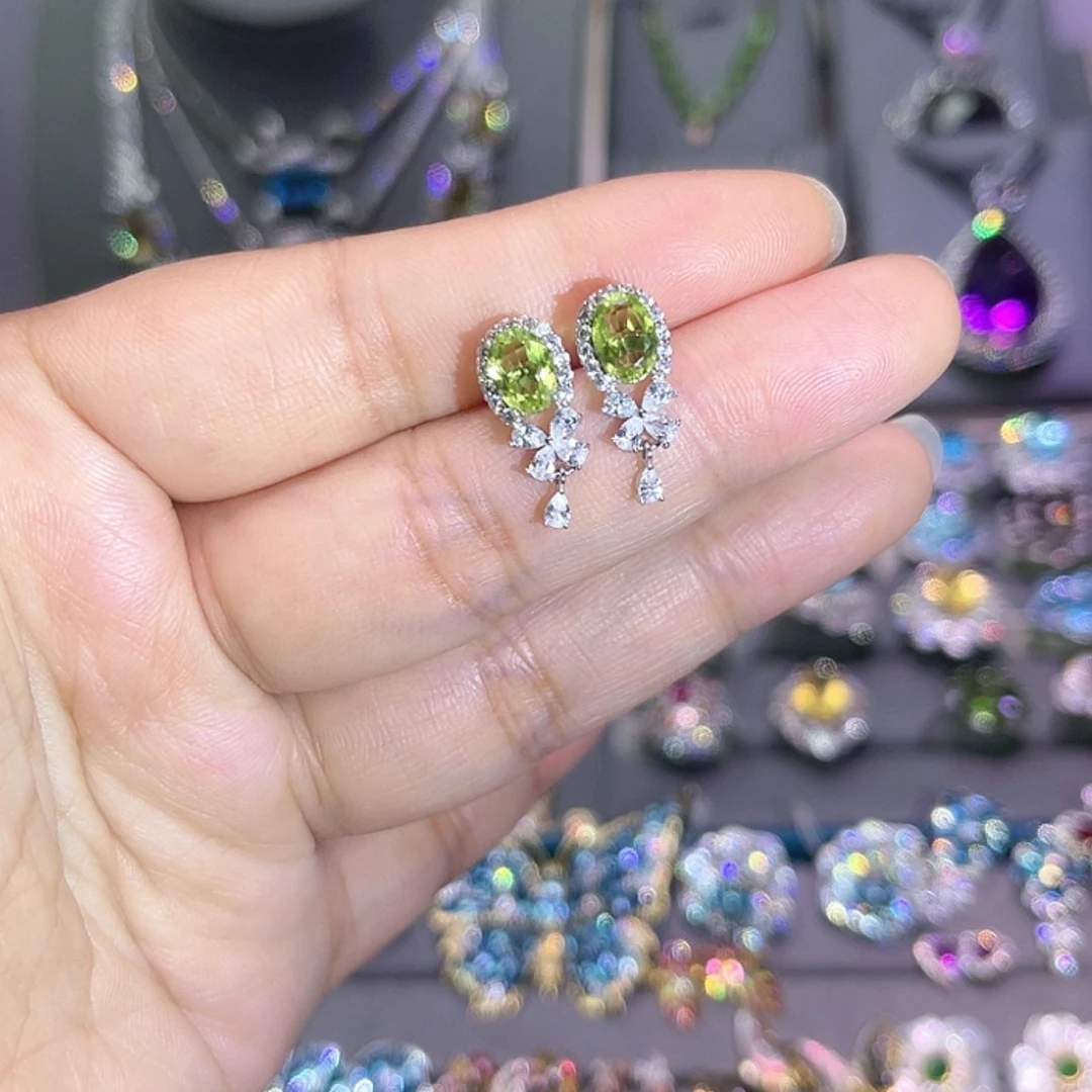 【闪购商品】橄榄石耳饰银S925镶嵌