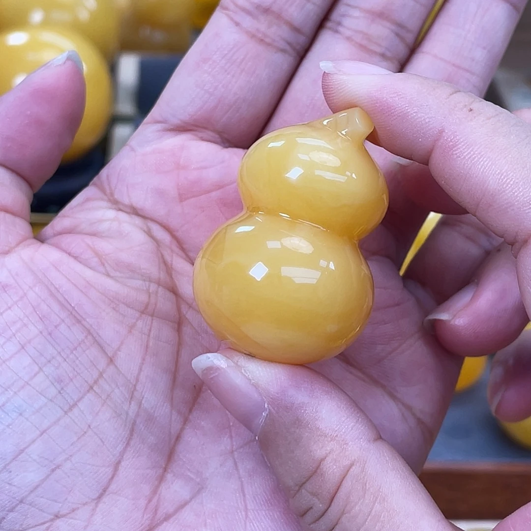 琥珀未镶嵌珠宝奇石h32