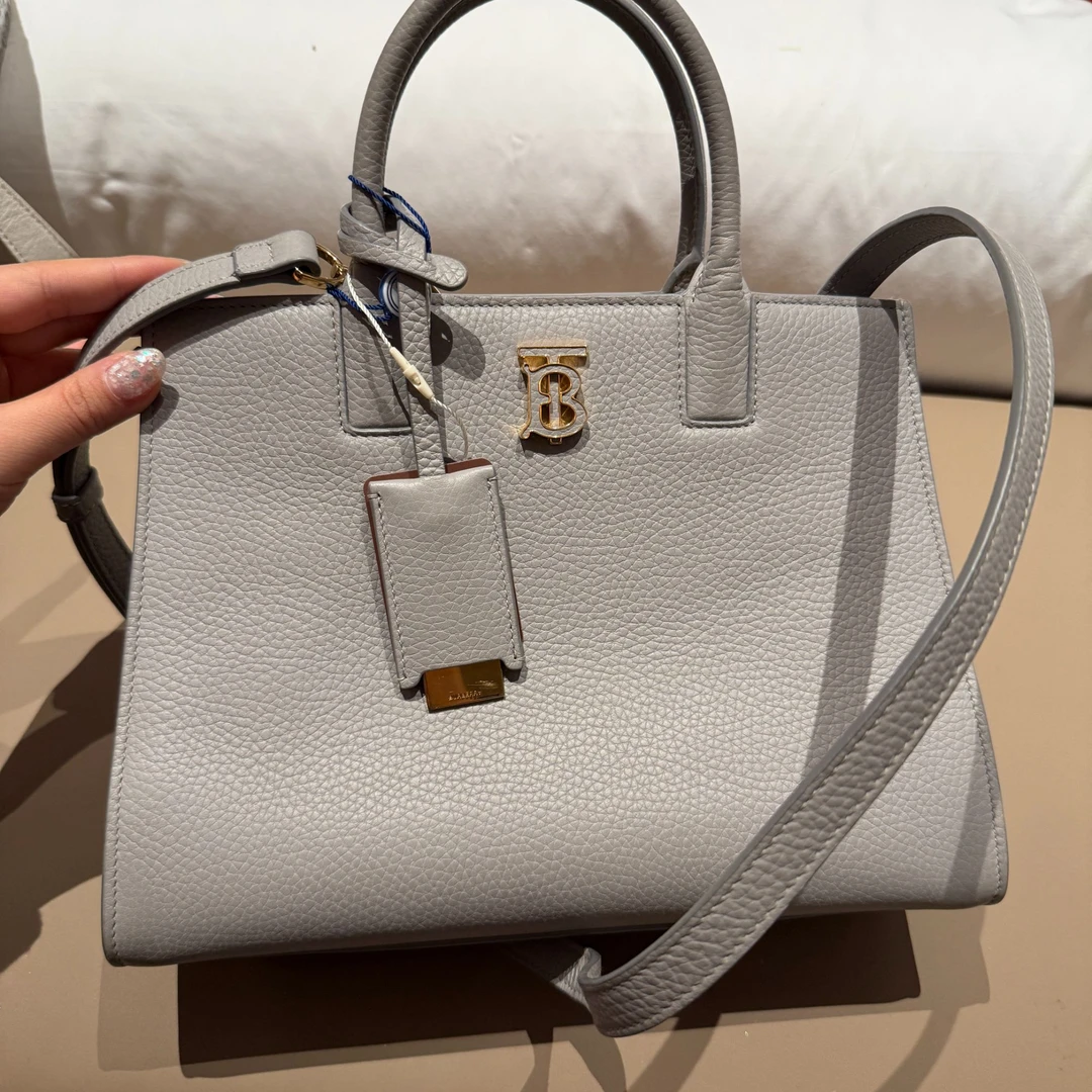 95新 BURBERRY/博柏利 新款托特包大象灰色