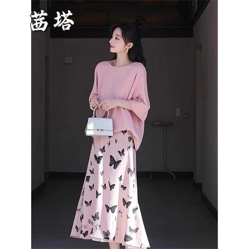 开春穿搭一整套2025新款今年流行多巴胺爆款粉色半身裙两件套装女