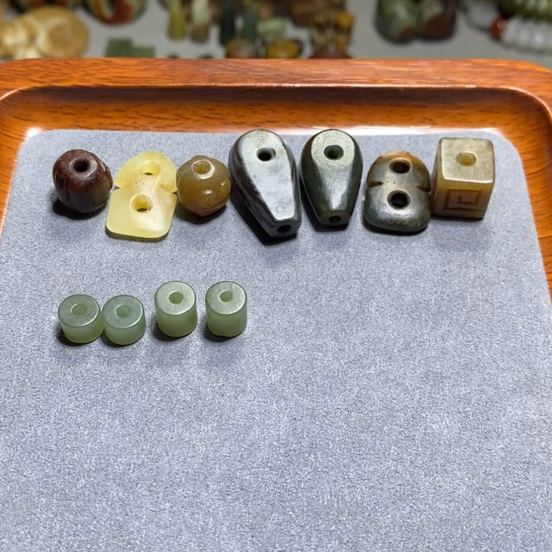 颈饰未镶嵌透闪石质玉串****?