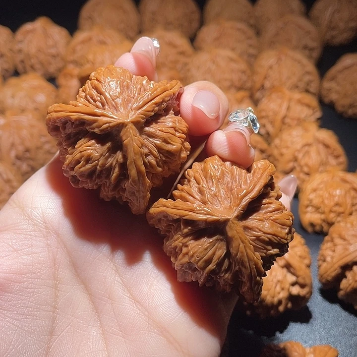 很***单吊坠文玩核桃好想