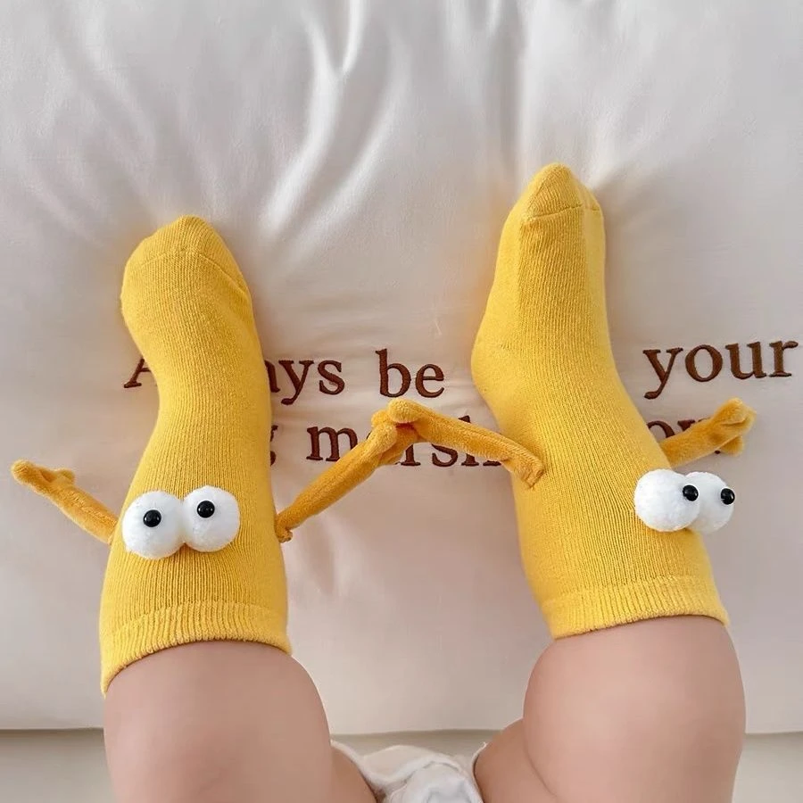 婴儿袜子牵手可爱立体玩偶磁吸中筒儿童潮袜小宝宝个性宽口Z