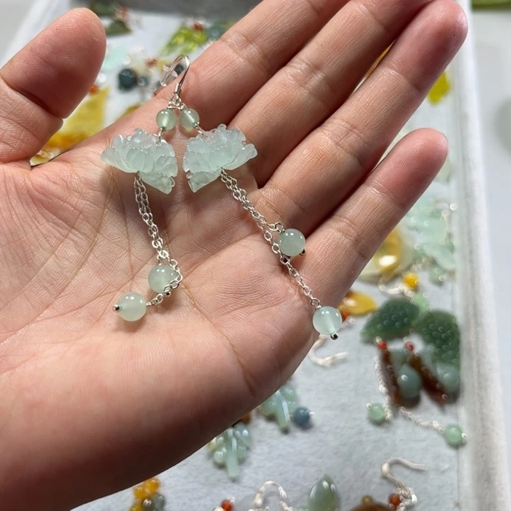 合金蛇纹石玉耳饰