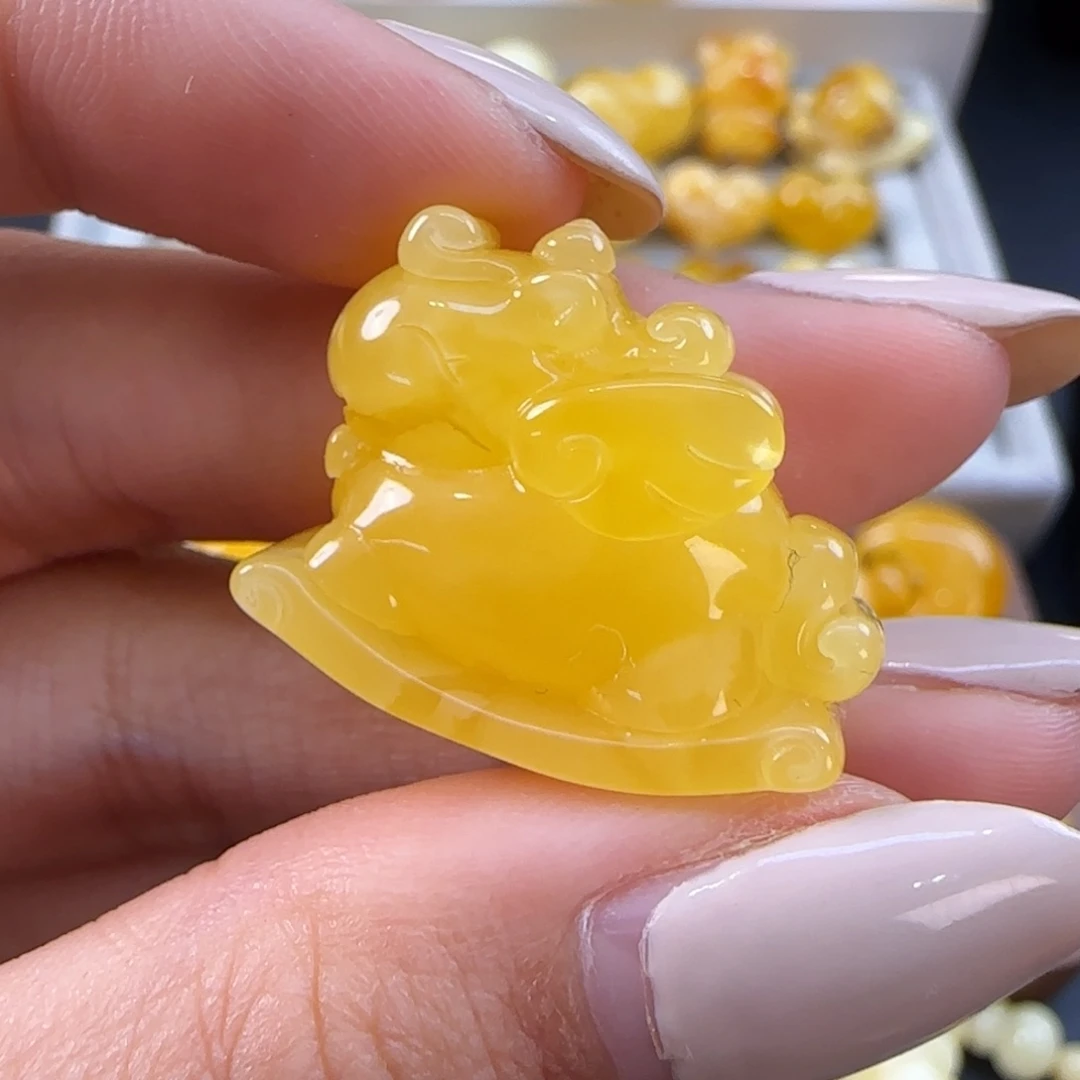 琥珀未镶嵌珠宝奇石