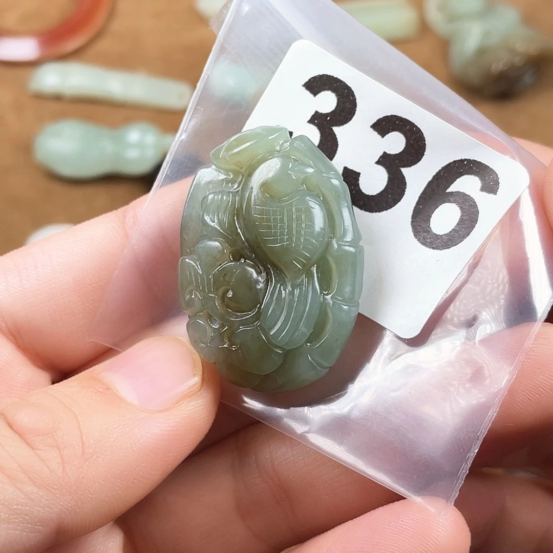 和田玉未镶嵌车挂