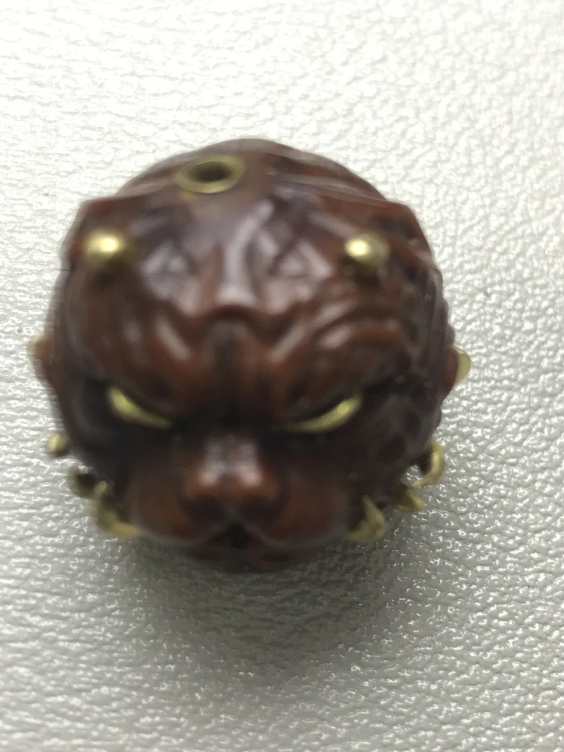 紫金鼠雕刻镶嵌单籽唐狮白虎等多样造型文玩