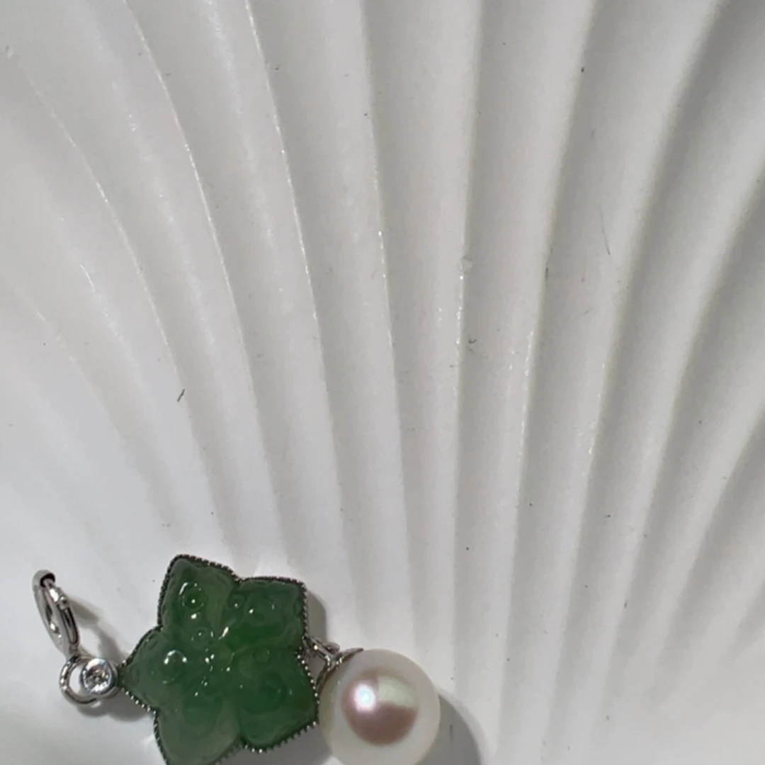 翡翠18K金镶嵌颈饰翡翠18k吊坠