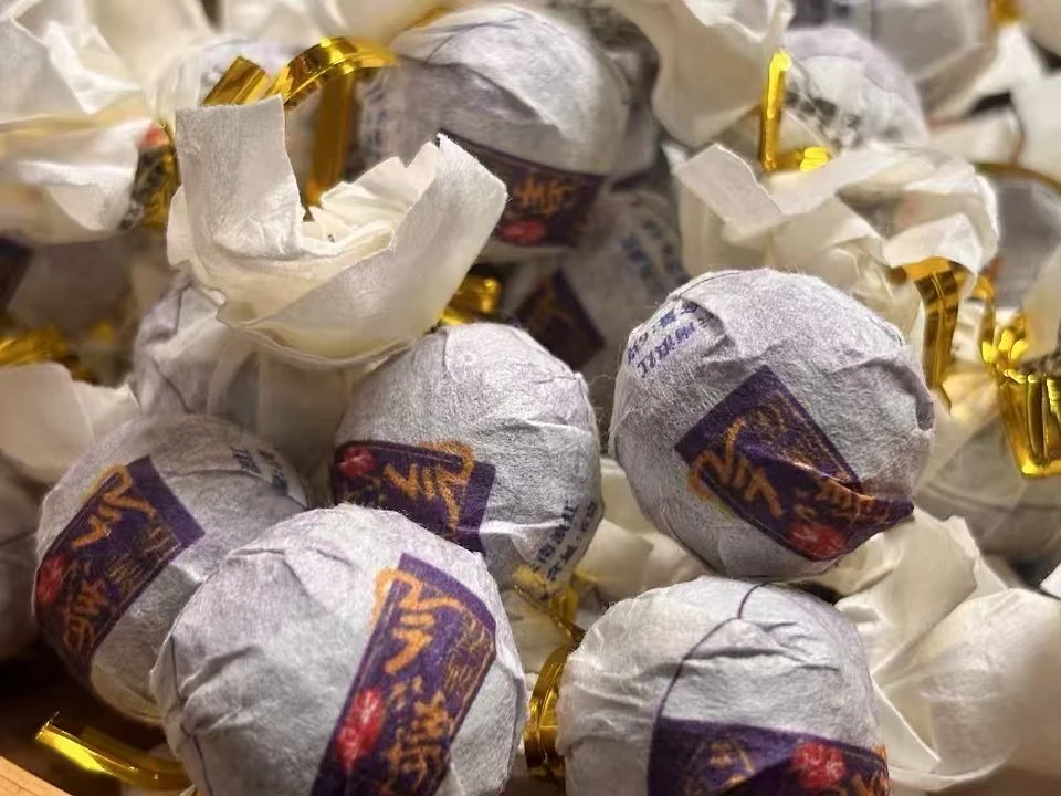 紫气满春  红茶龙珠  250克 34颗左右