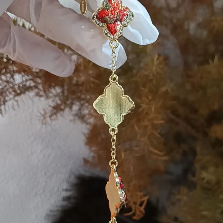 织绣和平小屋助力非遗蜀锦手链红色