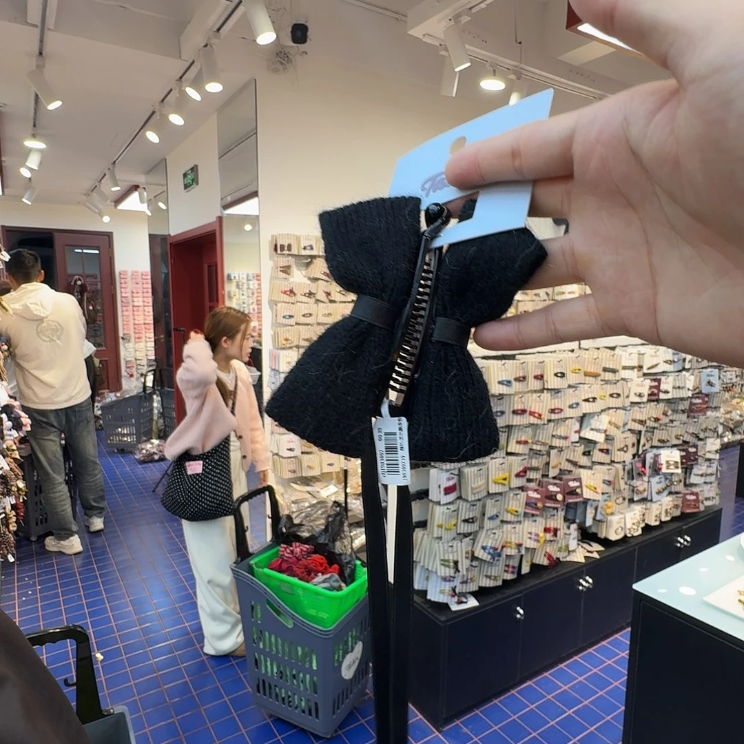 黑色飘带香蕉夹哦哦哦哦