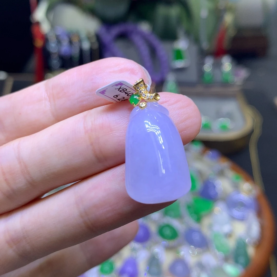 翡翠18K金镶嵌颈饰翡翠吊坠项链