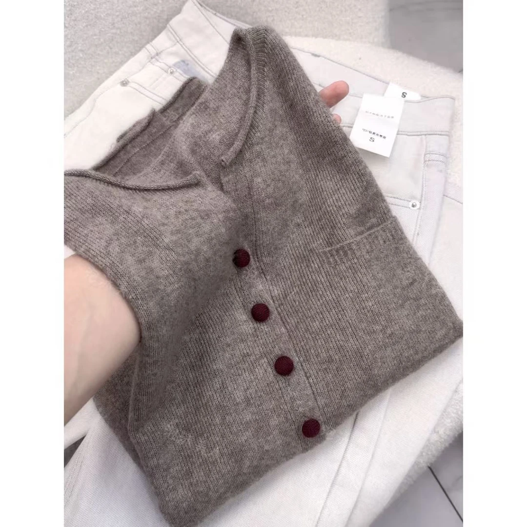 燕麦咖包扣」无缝一体工艺!卷边圆领显瘦宽松针织开衫女25秋冬新款