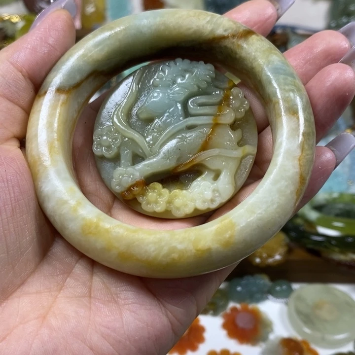 蛇纹石玉未镶嵌手镯