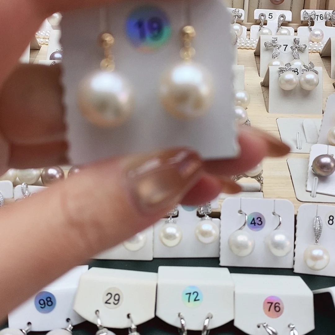 颈饰银S925镶嵌淡水珍珠