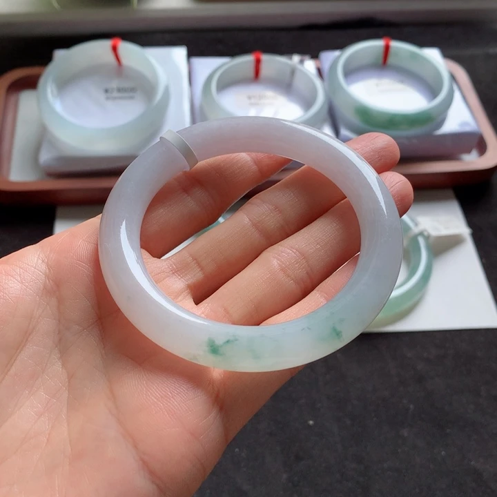 翡翠手镯未镶嵌手镯5