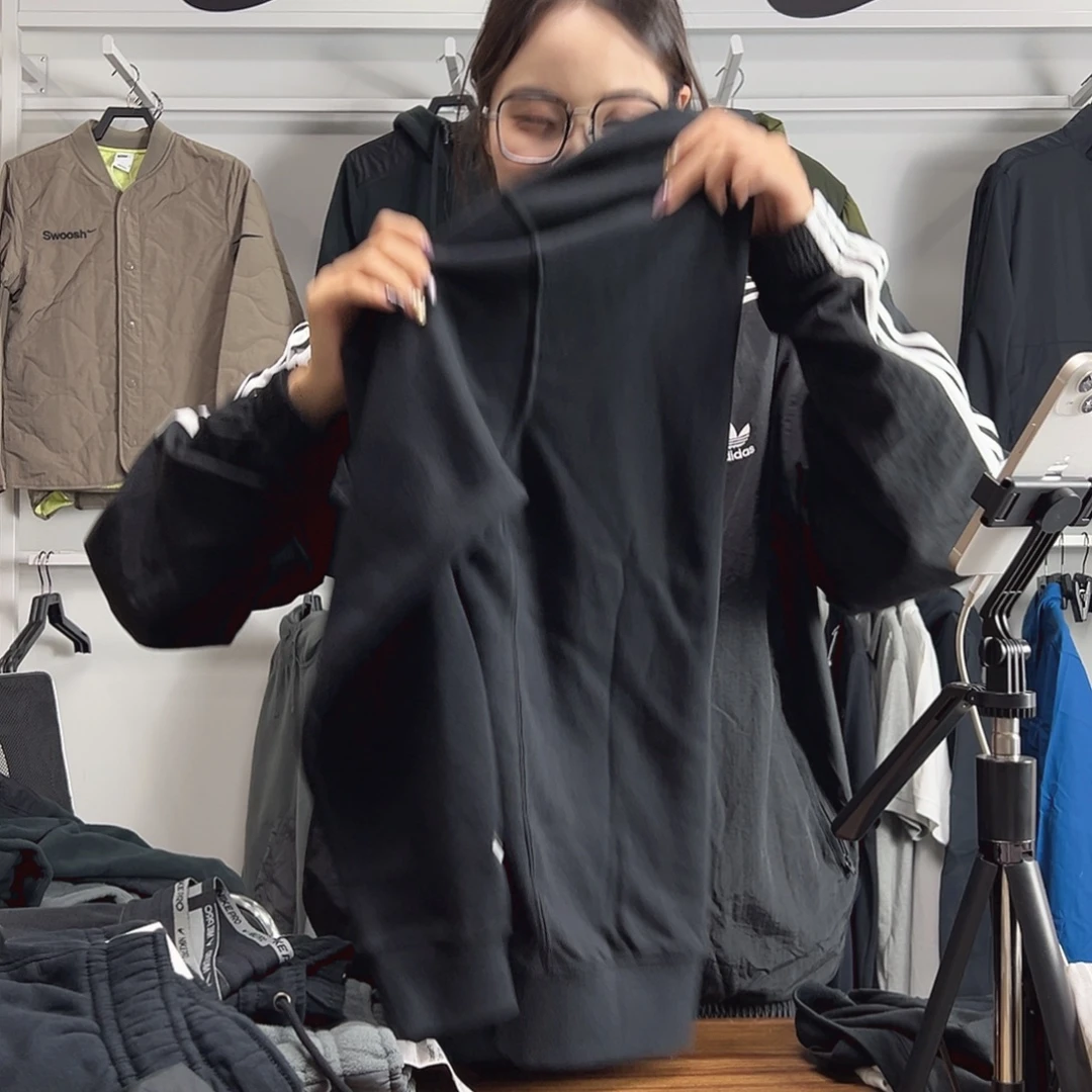 6915黑色多勾卫衣  L码不退换