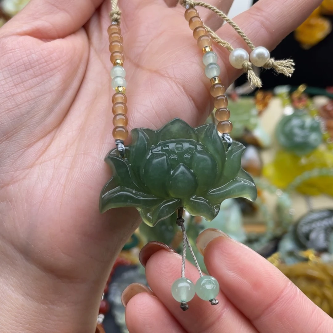 未镶嵌蛇纹石玉颈饰