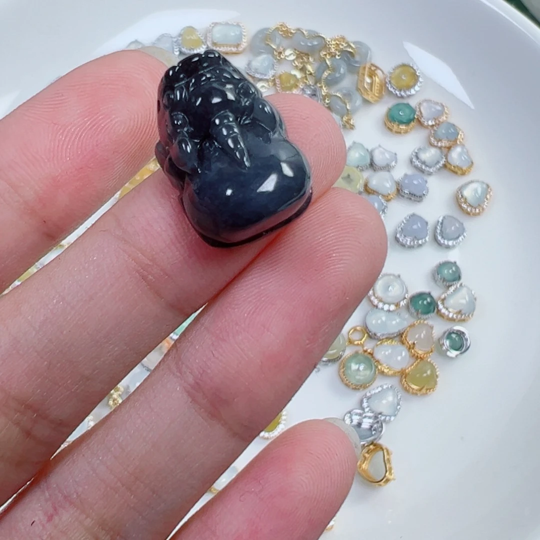翡翠散珠苏****?貔貅一个