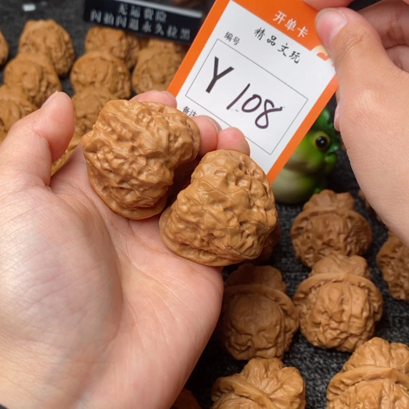 【闪购商品】把件桃核可****丝40蛙蛙