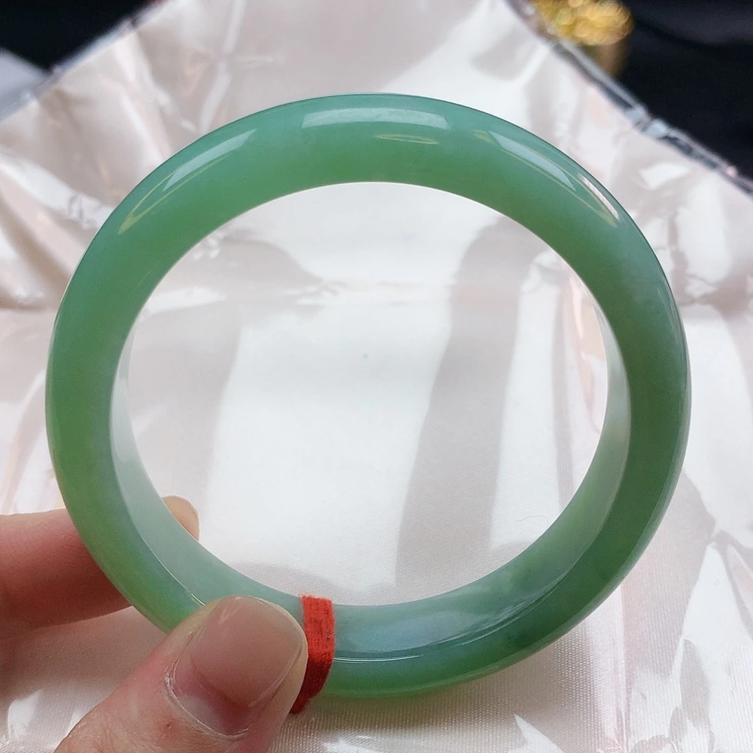 翡翠手镯未镶嵌56圈2416