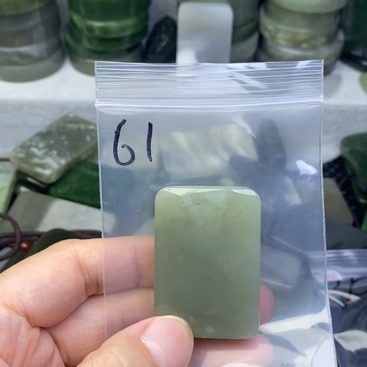 颈饰未镶嵌和田玉幸**人