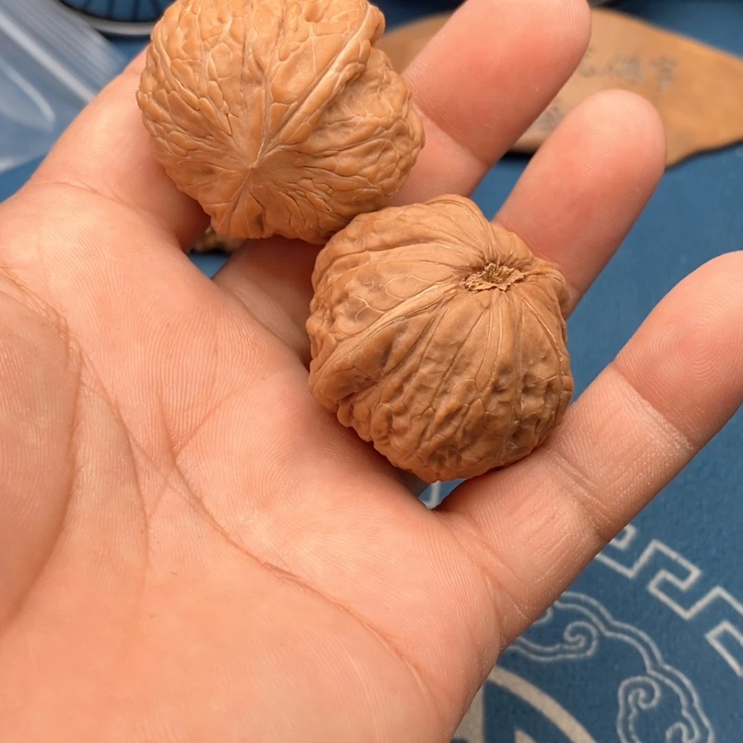 刘***刘文玩核桃吊坠文玩核桃