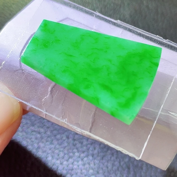 未镶嵌定制翡翠翡翠
