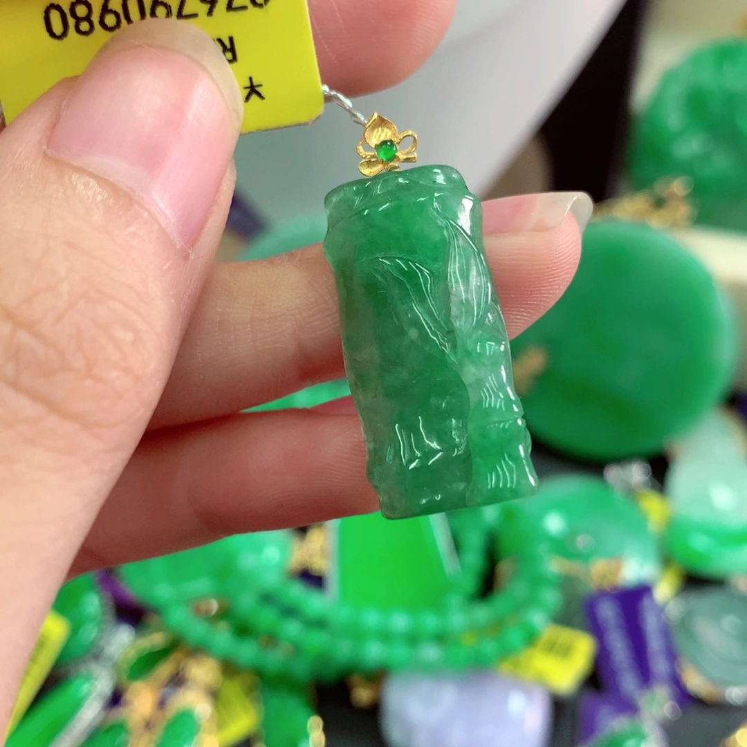 吊坠(不含链)18K金镶嵌翡翠