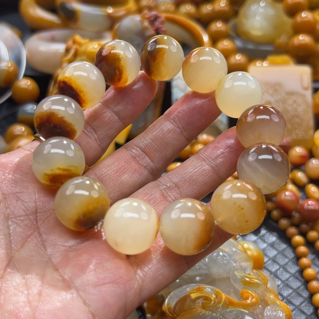 石英质玉未镶嵌颈饰