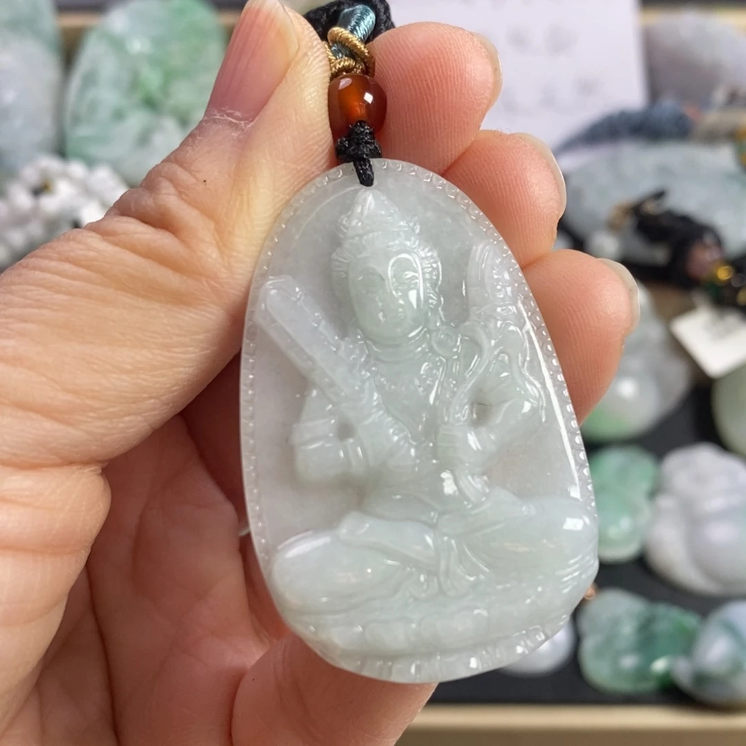 翡翠颈饰未镶嵌虚空藏